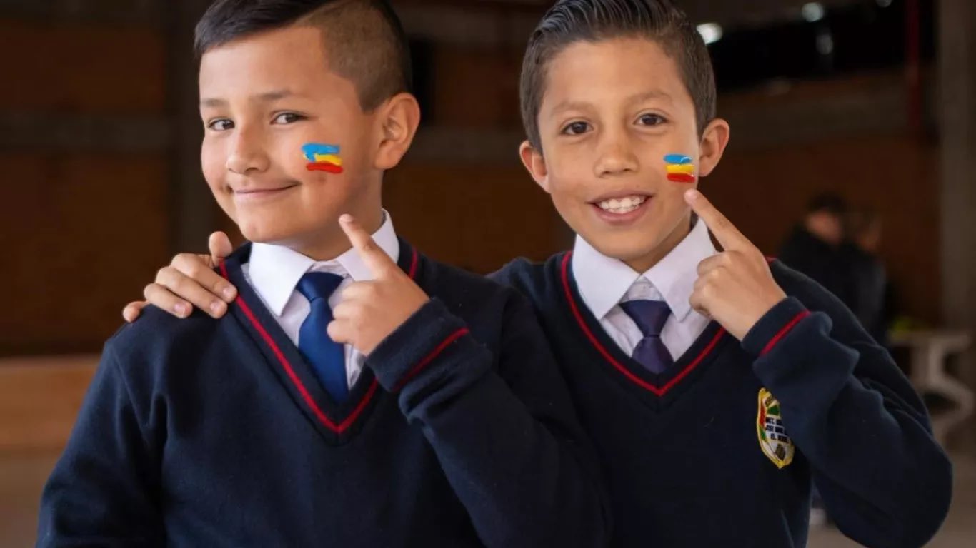Gobernador Rey hizo un llamado a las familias de los más de 40.000 estudiantes que aún no han formalizado su proceso de matrícula.